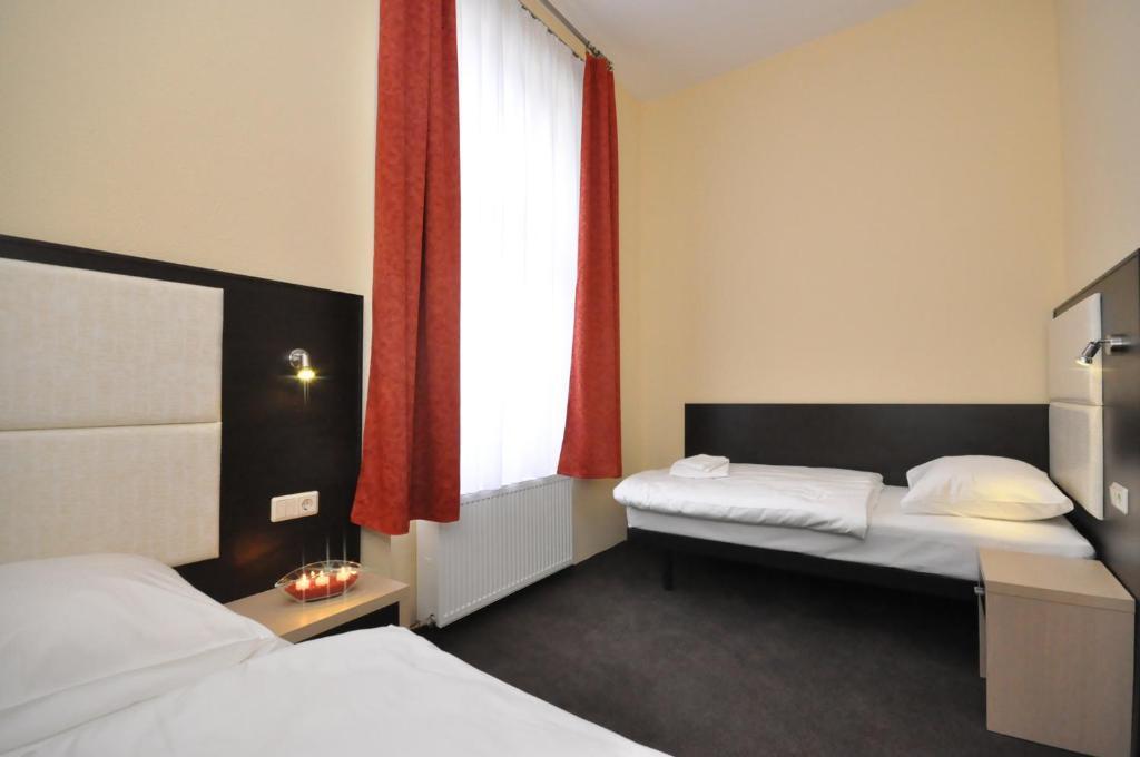 Hotel Bova Φραγκφούρτη Δωμάτιο φωτογραφία