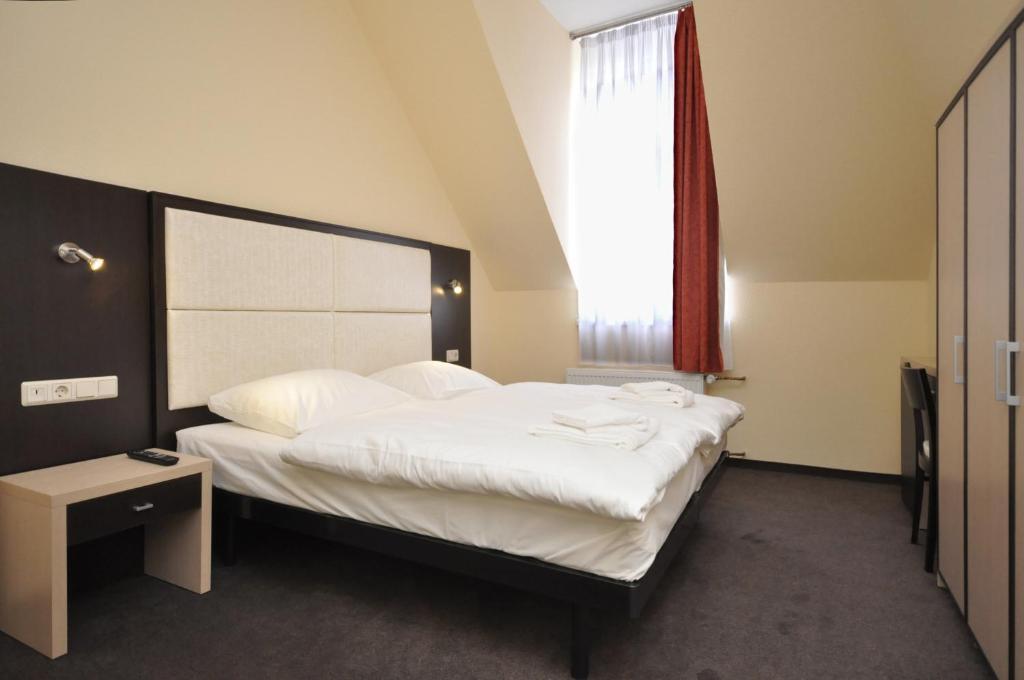 Hotel Bova Φραγκφούρτη Δωμάτιο φωτογραφία